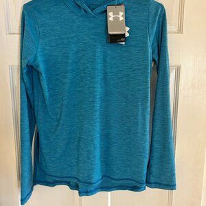 Under Armour girls long sleeved pullover hoodie